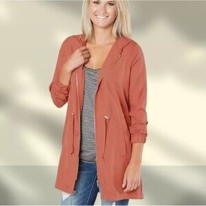 BKE CINCHED WAIST, TIE BACK LIGHTWEIGHT SPRING JACKET IN RUST ORANGE
